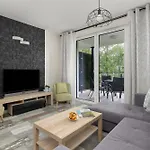 Eleganckie Sun Seasons 24 W świeradowie Zdroju Z Widokiem Na Góry By Renters *