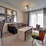 Eleganckie Sun Seasons 24 W świeradowie Zdroju Z Widokiem Na Góry By Renters