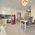 Eleganckie Sun Seasons 24 W świeradowie Zdroju Z Widokiem Na Góry By Renters Apartamento *