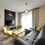 Eleganckie Sun Seasons 24 W świeradowie Zdroju Z Widokiem Na Góry By Renters Apartamento *
