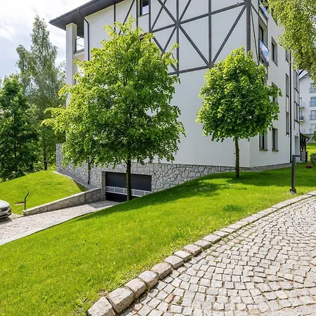 Eleganckie Sun Seasons 24 W świeradowie Zdroju Z Widokiem Na Góry By Renters