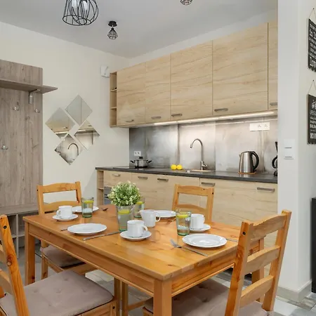 Eleganckie Sun Seasons 24 W Swieradowie Zdroju Z Widokiem Na Gory By Renters Apartman *