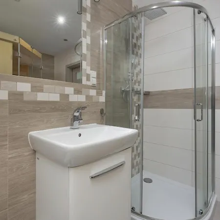 Eleganckie Sun Seasons 24 W Swieradowie Zdroju Z Widokiem Na Gory By Renters Apartman Świeradów-Zdrój