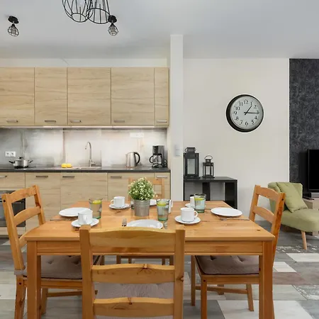 Eleganckie Sun Seasons 24 W Swieradowie Zdroju Z Widokiem Na Gory By Renters Apartman